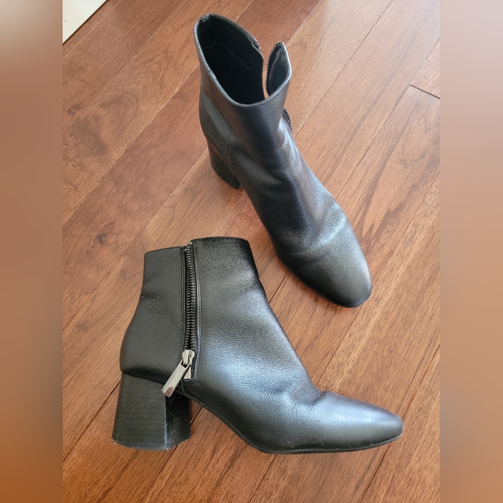 Michael Kors Leather Bootie Size 7.5 Black
